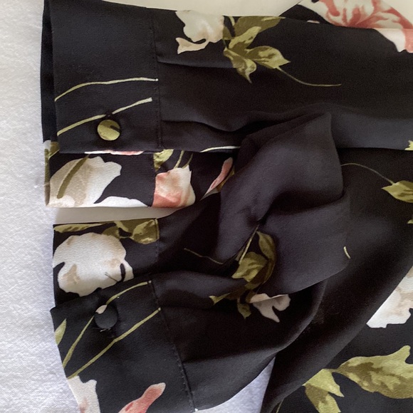 Suzy Shier black background floral fall blouse long sleeves bow tie front - Picture 7 of 10